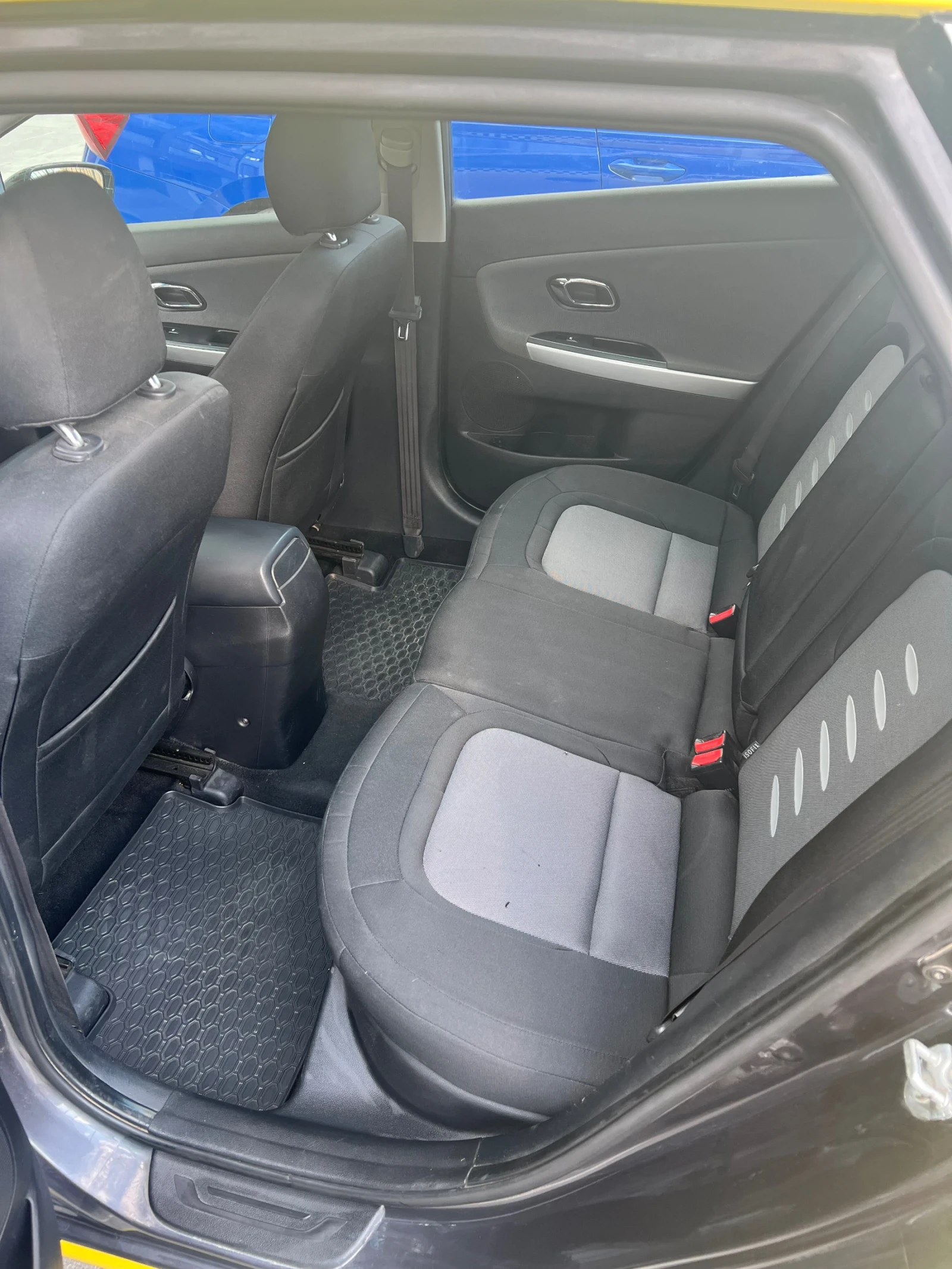 Kia Ceed 1.6 CRDI, снимка 9 - Автомобили и джипове - 56182583