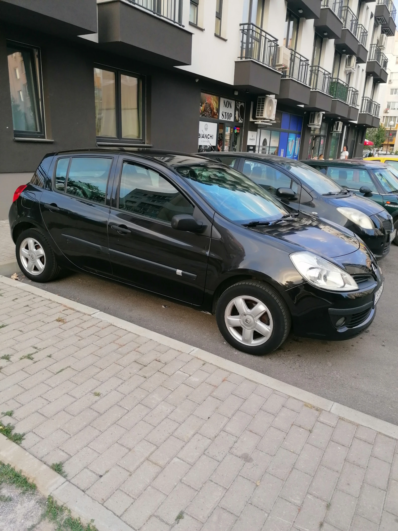Renault Clio III, снимка 2 - Автомобили и джипове - 56521356