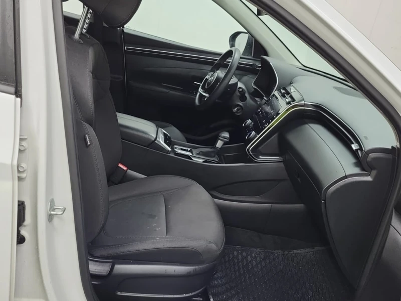 Hyundai Tucson * Essential * CARFAX * БЕЗ ПЪРВОНАЧАЛНА ВНОСКА, снимка 14 - Автомобили и джипове - 53188126