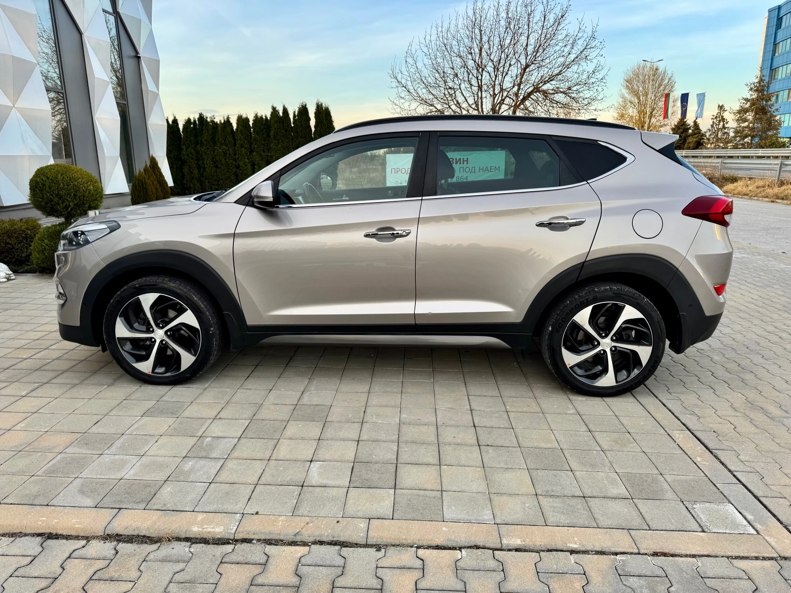 Hyundai Tucson PREMIUM-4X4-ОБДУХВАНЕ-ПАНОРАМА-КАМЕРА-ПАМЕТ- - изображение 8