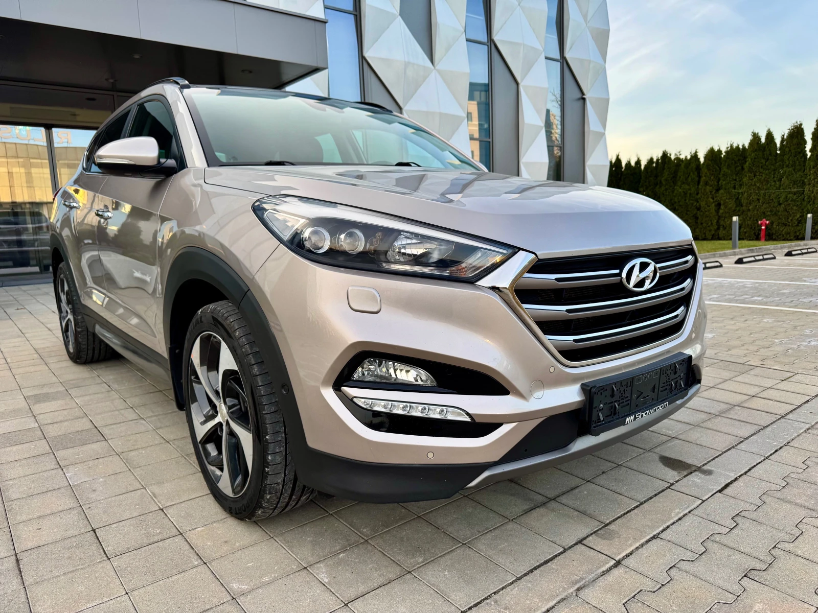 Hyundai Tucson PREMIUM-4X4-ОБДУХВАНЕ-ПАНОРАМА-КАМЕРА-ПАМЕТ- - изображение 3