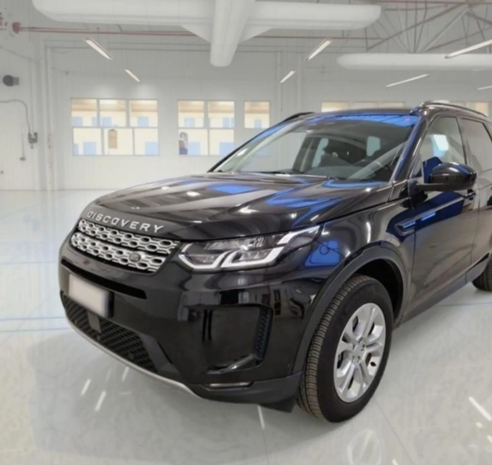 Land Rover Discovery Sport P300e Plug In Hybrid AWD - изображение 2
