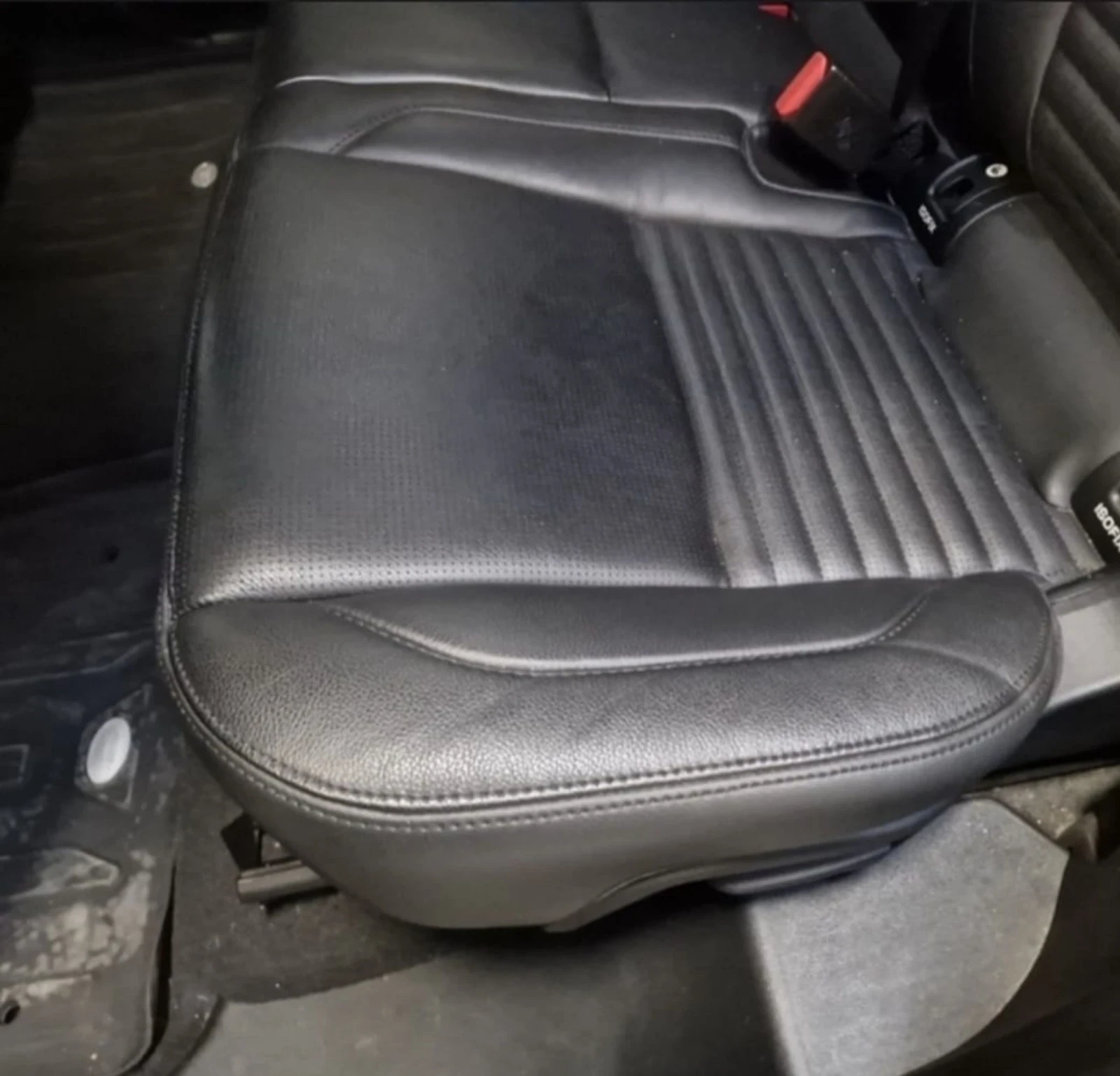 Land Rover Discovery Sport P300e Plug In Hybrid AWD - изображение 6