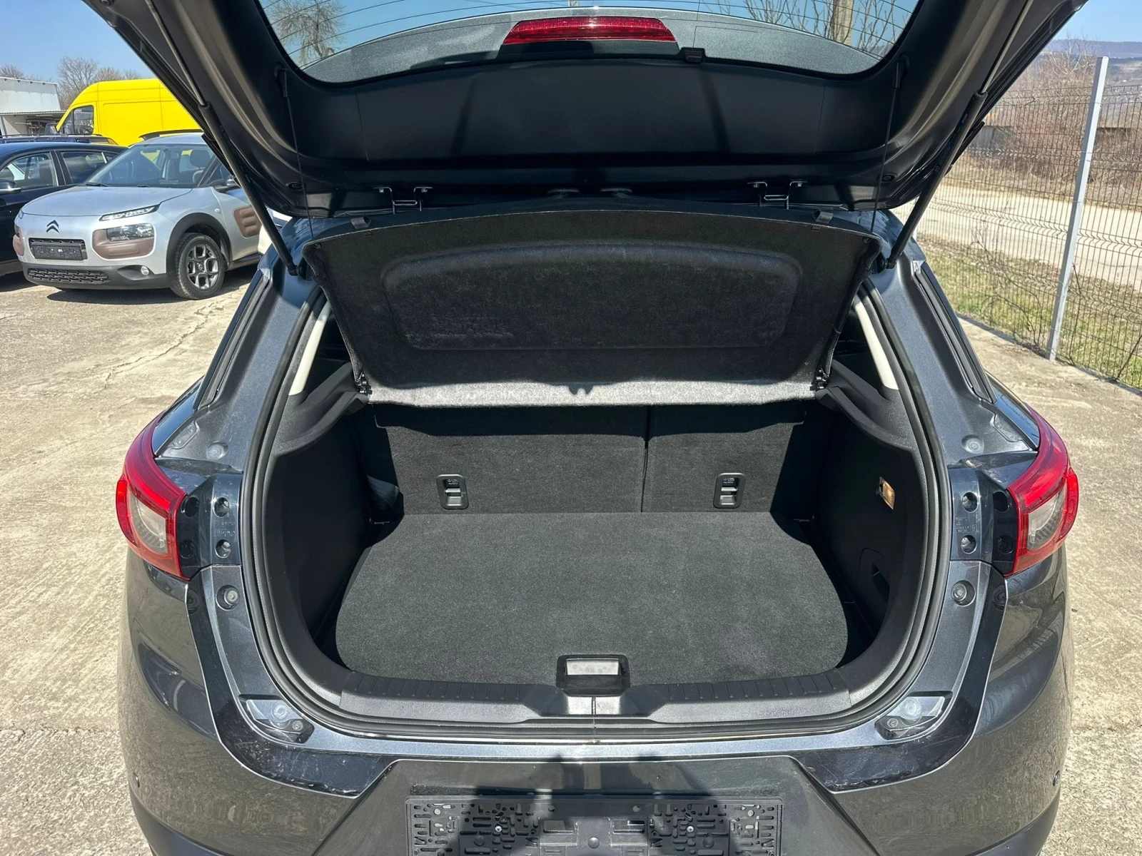 Mazda CX-3 BOSE Кожа Камера Navi Темпомат, снимка 14 - Автомобили и джипове - 53844710