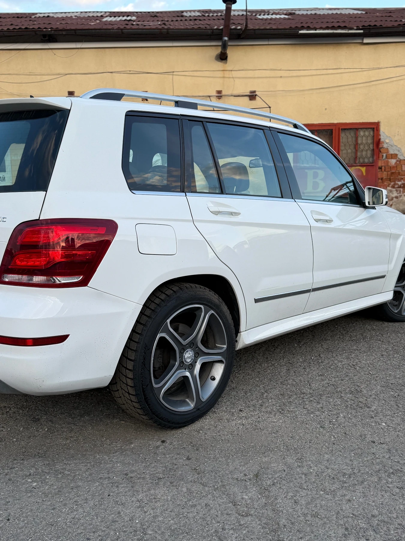 Mercedes-Benz GLK, снимка 8 - Автомобили и джипове - 54295614