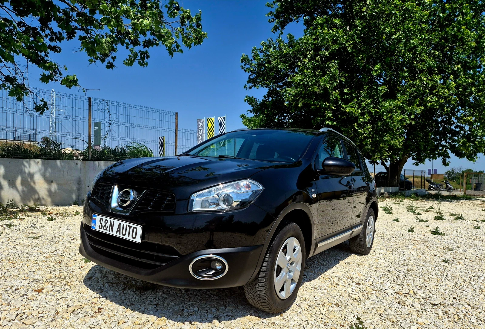 Nissan Qashqai 2.0i/Навигация/Камера/Панорама/4x4