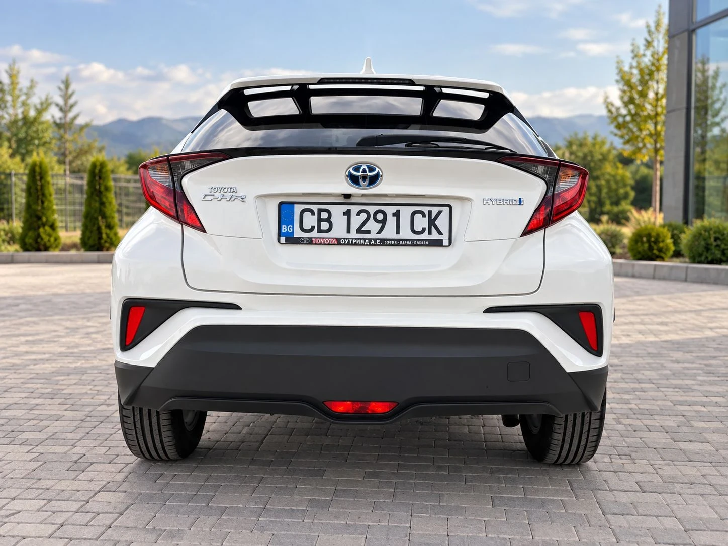 Toyota C-HR 1.8 hybrid, снимка 12 - Автомобили и джипове - 55606257