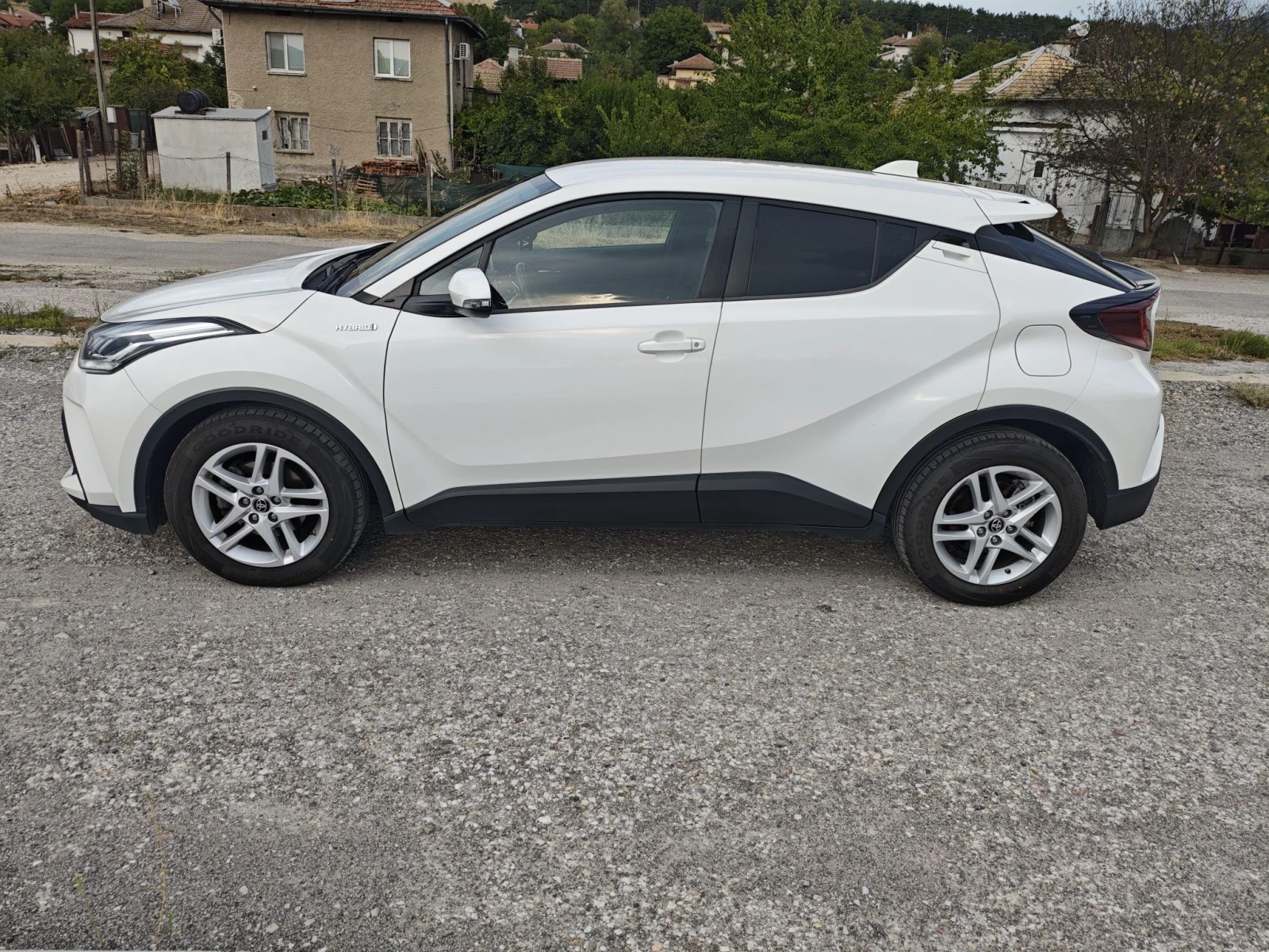 Toyota C-HR 1.8 hybrid, снимка 3 - Автомобили и джипове - 55606257