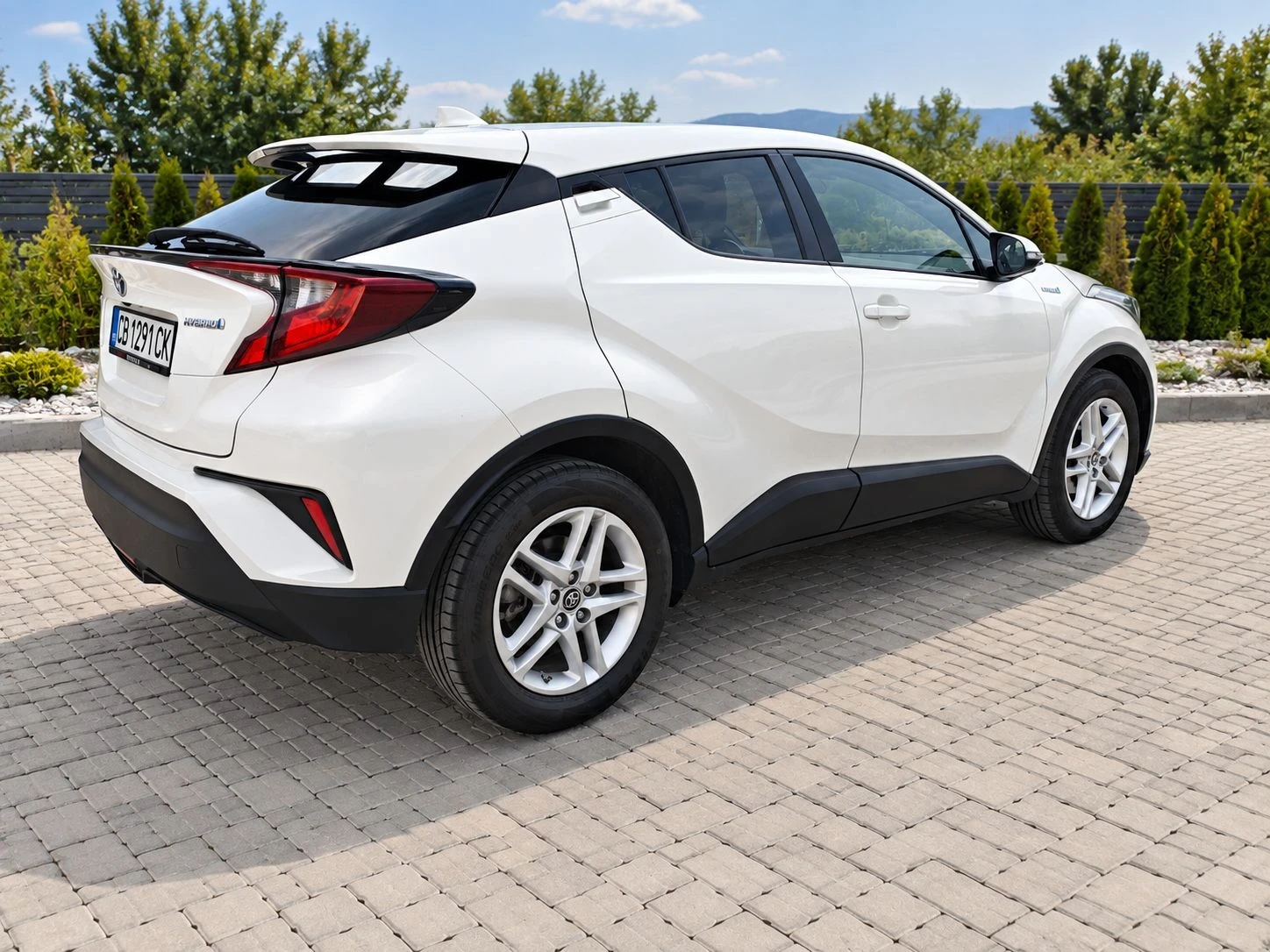 Toyota C-HR 1.8 hybrid, снимка 10 - Автомобили и джипове - 55606257