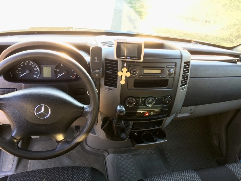 Mercedes-Benz Sprinter 311 cdi Климатик, снимка 4 - Бусове и автобуси - 46192423