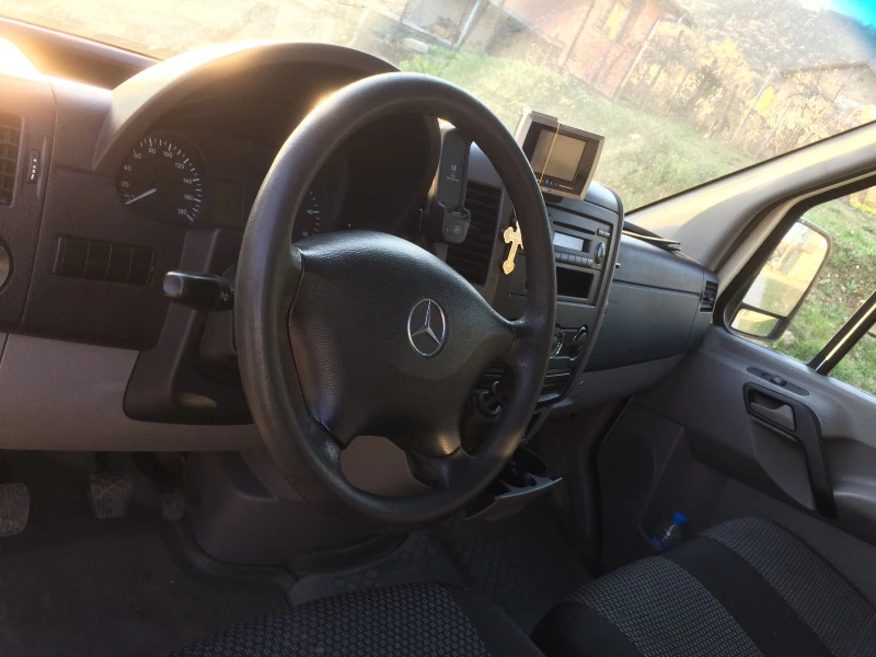 Mercedes-Benz Sprinter 311 cdi Климатик, снимка 9 - Бусове и автобуси - 46192423