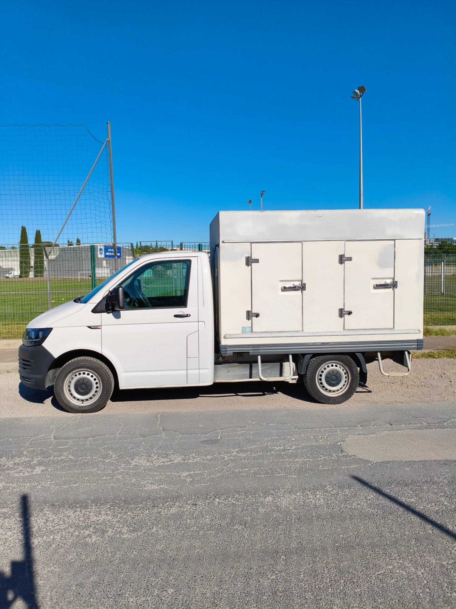 VW Transporter T6 2.0 TDI - изображение 2