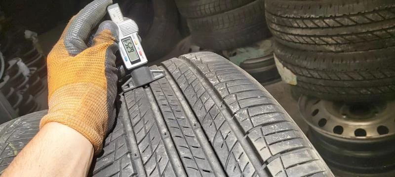 Гуми Летни 235/55R18, снимка 4 - Гуми и джанти - 33034481