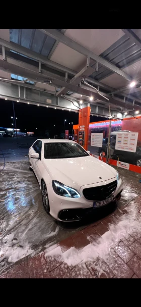 Mercedes-Benz E 220 63 amg оптика, снимка 1