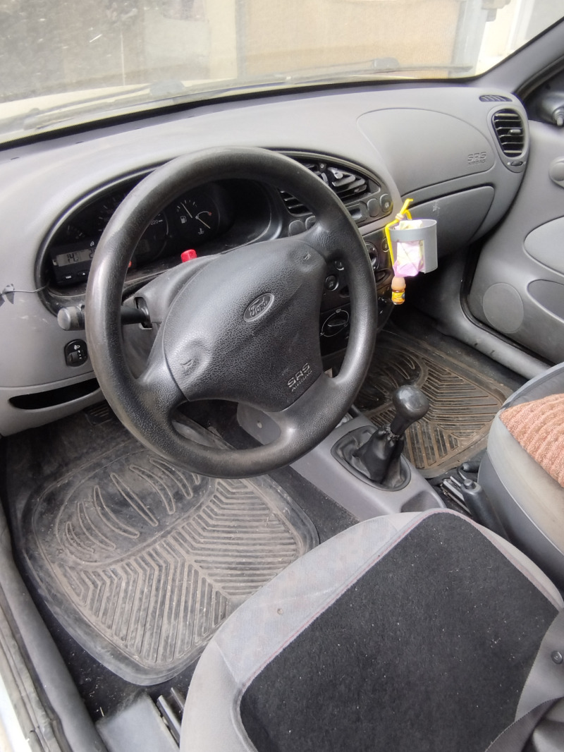 Ford Fiesta, снимка 3 - Автомобили и джипове - 45783678