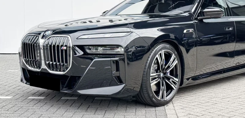 BMW 760 e Plug-in Hybrid xDrive , снимка 3 - Автомобили и джипове - 46935392