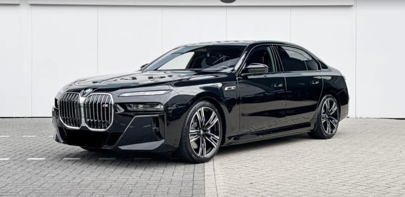 BMW 760 e Plug-in Hybrid xDrive , снимка 1 - Автомобили и джипове - 46935392