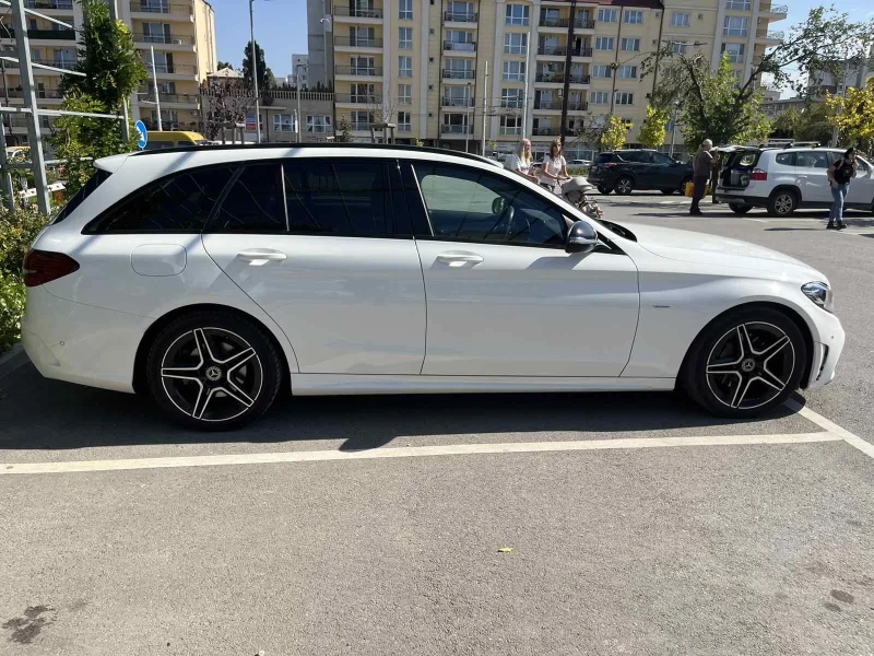 Mercedes-Benz C 220 AMG Night Edition* 9G, снимка 4 - Автомобили и джипове - 47339081