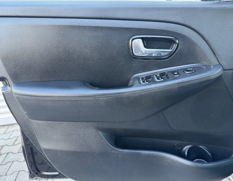 Kia Carens 1, 7crdi 116ps, 6ck., евро5b, клима, мулти, темпо, снимка 16 - Автомобили и джипове - 49405708