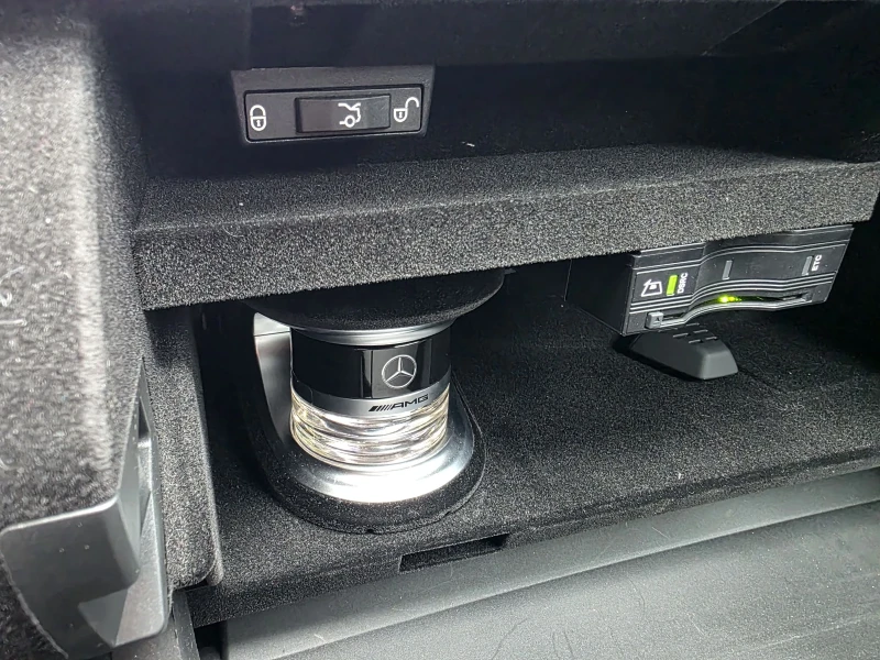 Mercedes-Benz C 63 AMG C 63s AMG, снимка 17 - Автомобили и джипове - 52132588