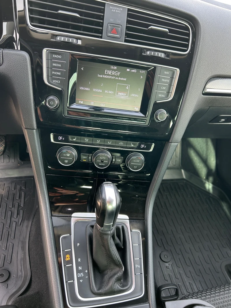 VW Golf 1.6 Bluemotion, снимка 7 - Автомобили и джипове - 52494726