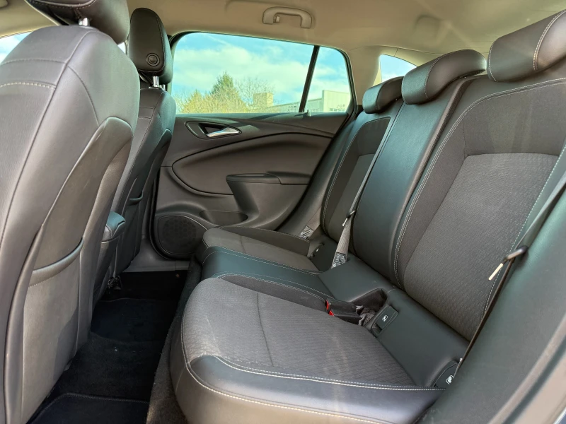 Opel Astra 1.6CDTI-SPORT TOURЕR+ KEYLESS-НАВИГАЦИЯ-ПАРКТР., снимка 10 - Автомобили и джипове - 52564327