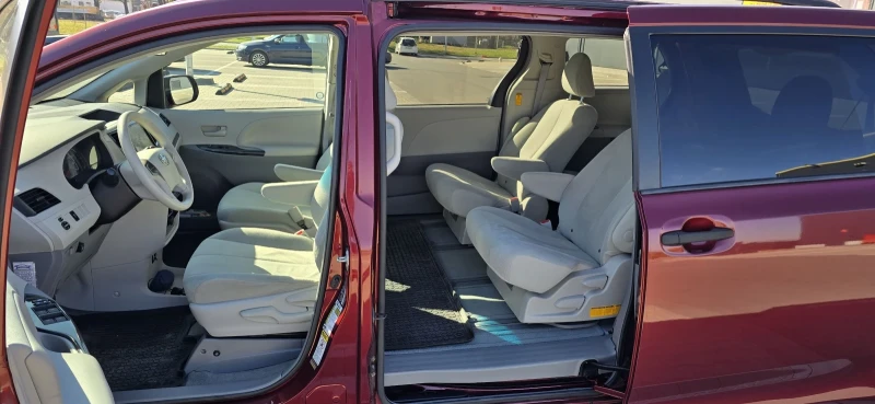 Toyota Sienna 3.5 V6 FWD 267к.с, снимка 6 - Автомобили и джипове - 52968017
