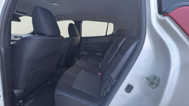 Nissan Leaf  40 KWh, снимка 14 - Автомобили и джипове - 53257874