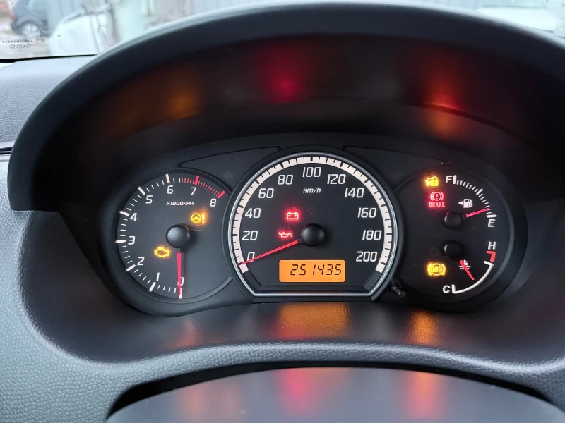 Suzuki Swift 1.3 4х4, снимка 9 - Автомобили и джипове - 53287173