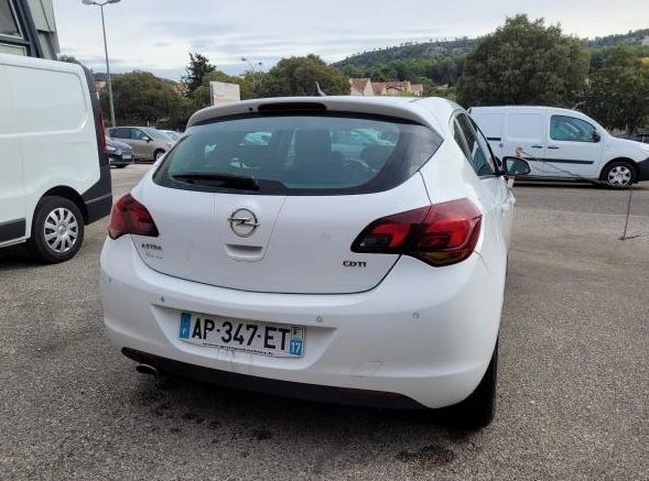 Opel Astra COSMO 2.0 CDTI - изображение 3