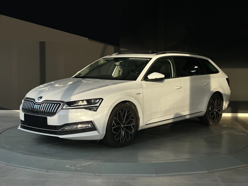 Skoda Superb 2.0 TDI L&K #PANO #VIRTUAL #KeyGo #Massage #iCarbg - 52900 лв. - 98002370 | Car24.bg