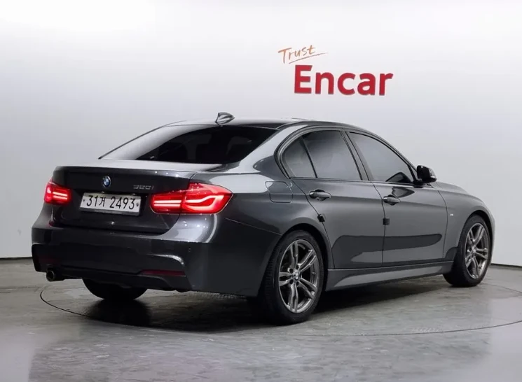 BMW 320 320i M Sport - изображение 2