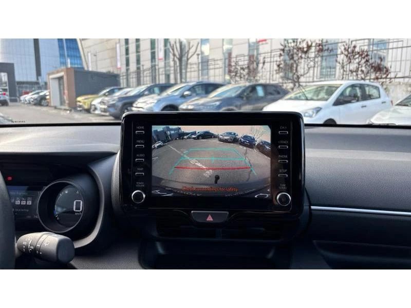 Toyota Yaris 1.5P M/T FWD CHIC, снимка 15 - Автомобили и джипове - 53450711