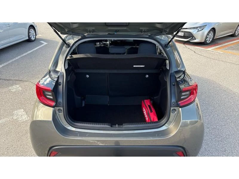 Toyota Yaris 1.5P M/T FWD CHIC - изображение 10