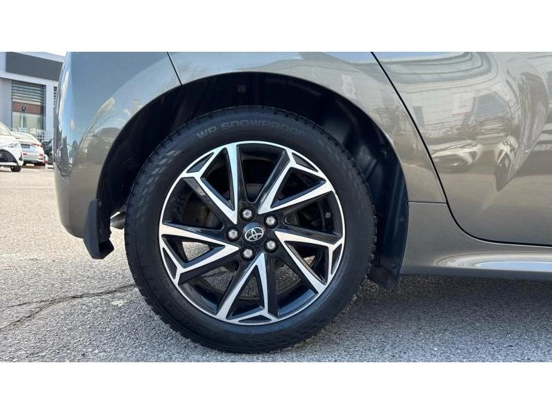 Toyota Yaris 1.5P M/T FWD CHIC, снимка 16 - Автомобили и джипове - 53450711