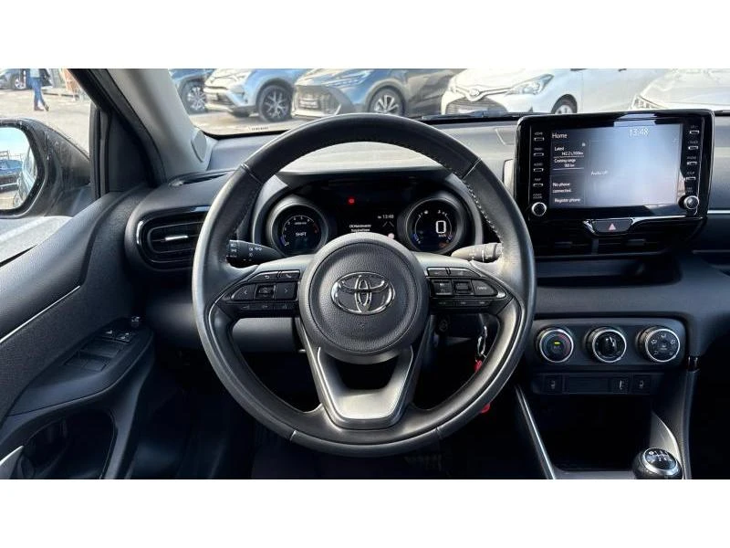 Toyota Yaris 1.5P M/T FWD CHIC - изображение 9