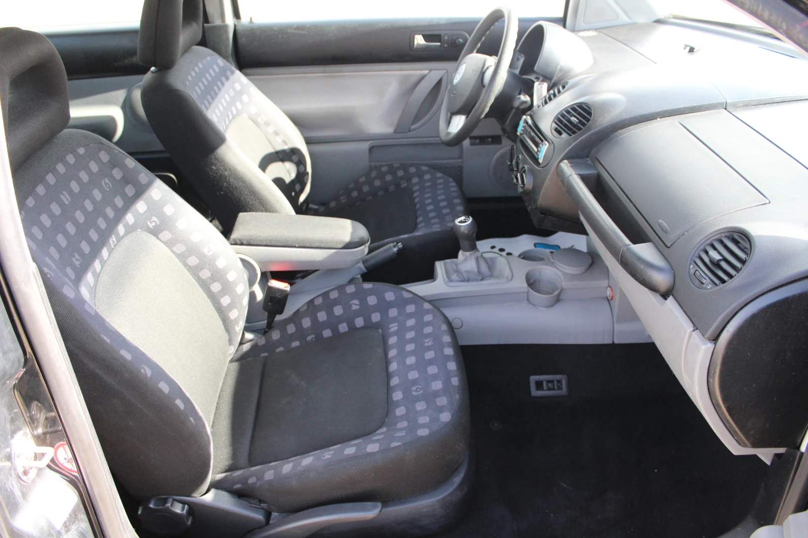 VW New beetle 1.9TDI НОВ ВНОС | Mobile.bg — изображение 11