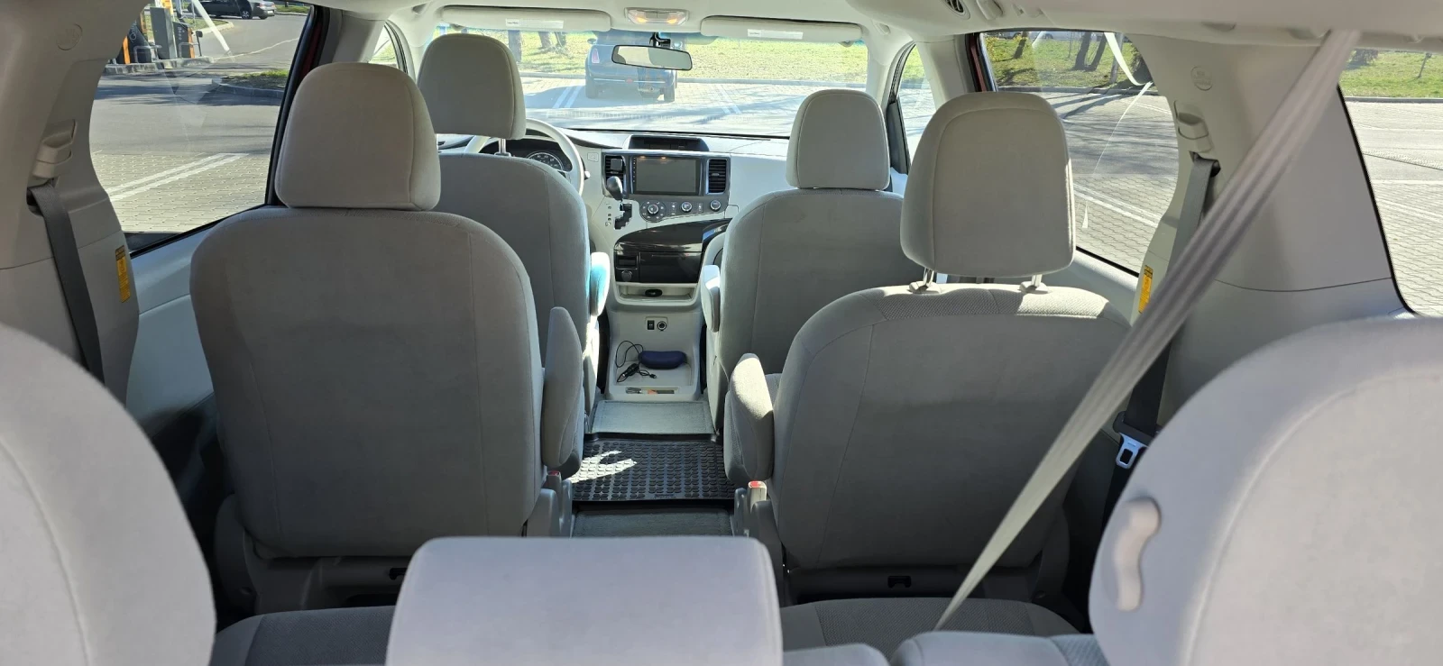 Toyota Sienna 3.5 V6 FWD 267�.� | Mobile.bg � ����������� 10