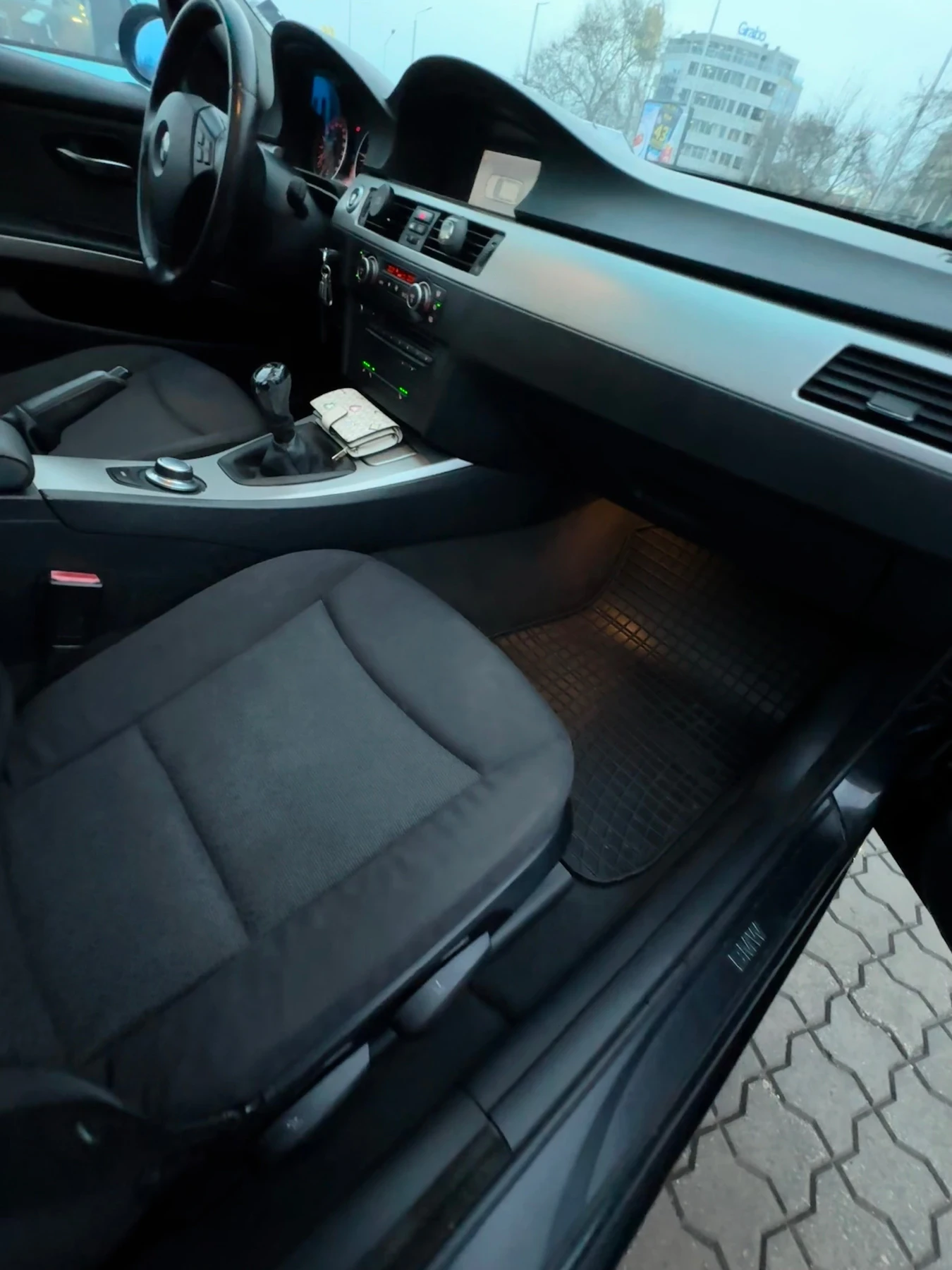 BMW 320 163hp Панорама/Навигация/Подгрев/Зимни гуми  - изображение 8