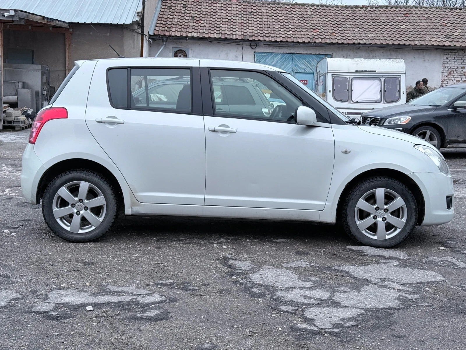 Suzuki Swift 1.3 4�4 | Mobile.bg � ����������� 7
