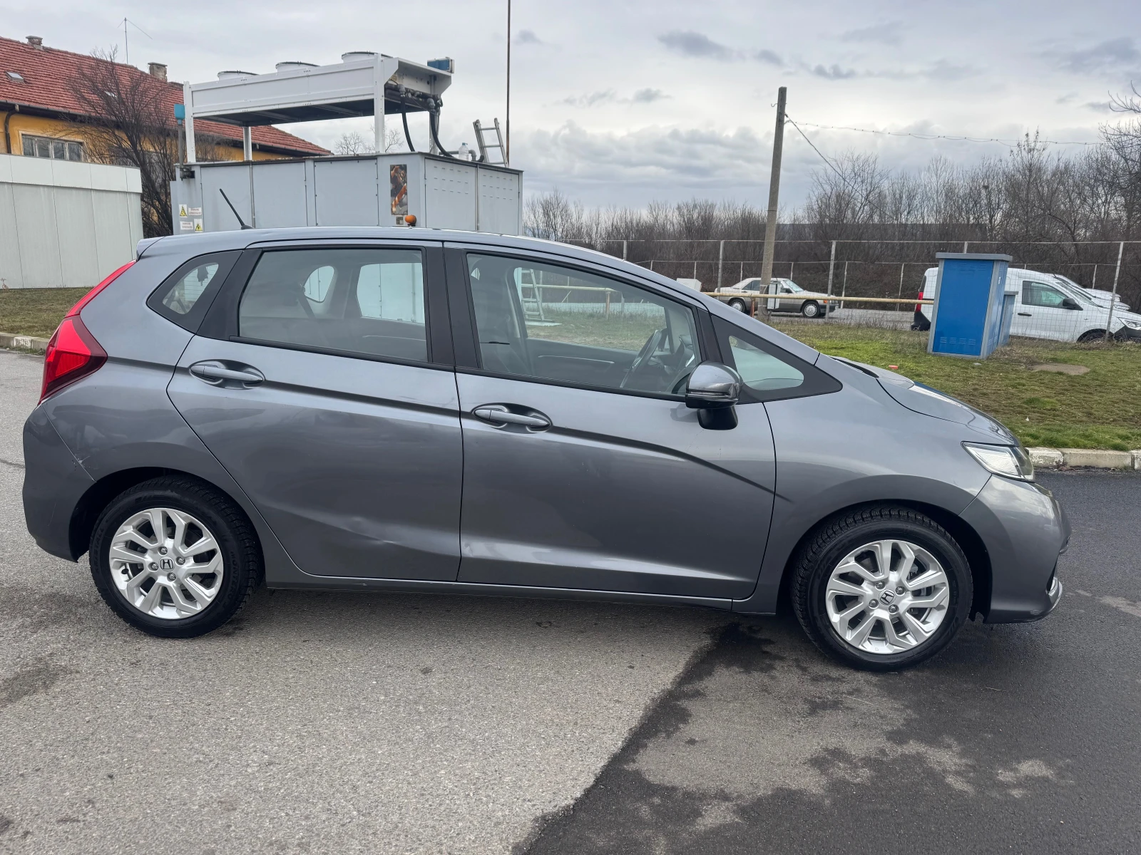 Honda Jazz 1.3 i-VTEC Exclusive NAVI EURO 6 - изображение 4