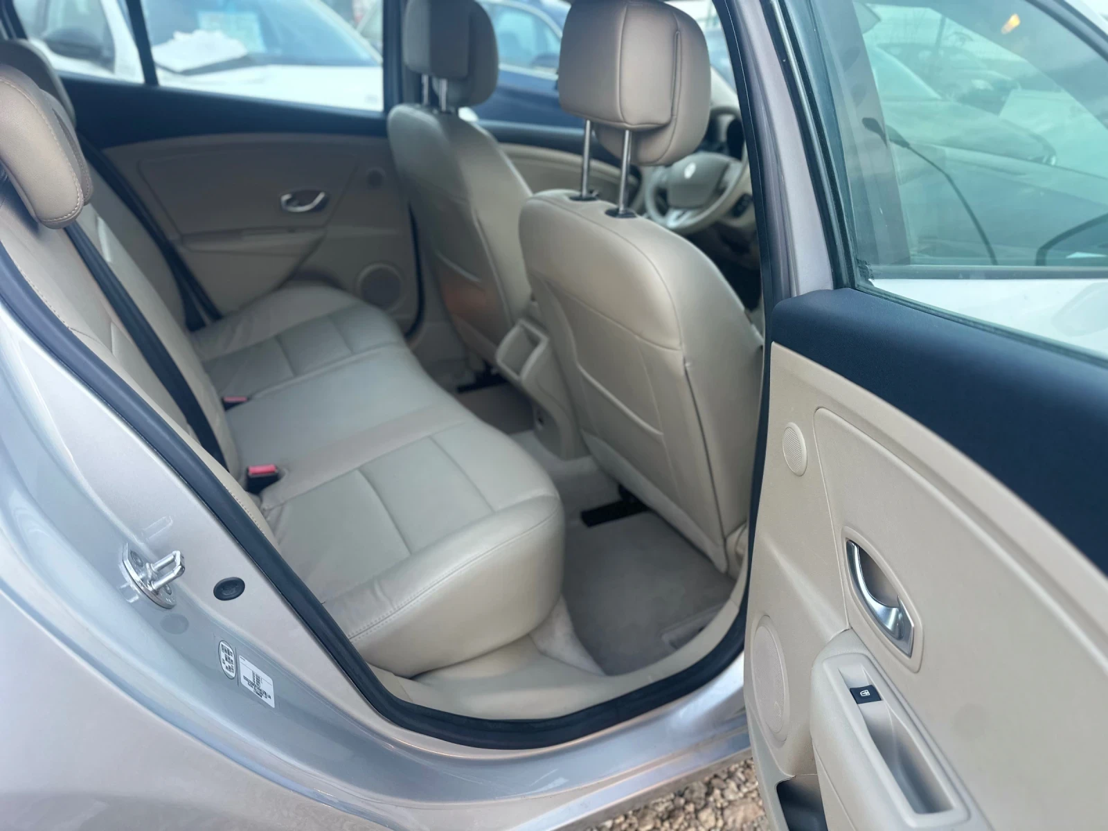 Renault Megane 2.0Automat | Mobile.bg � ����������� 12