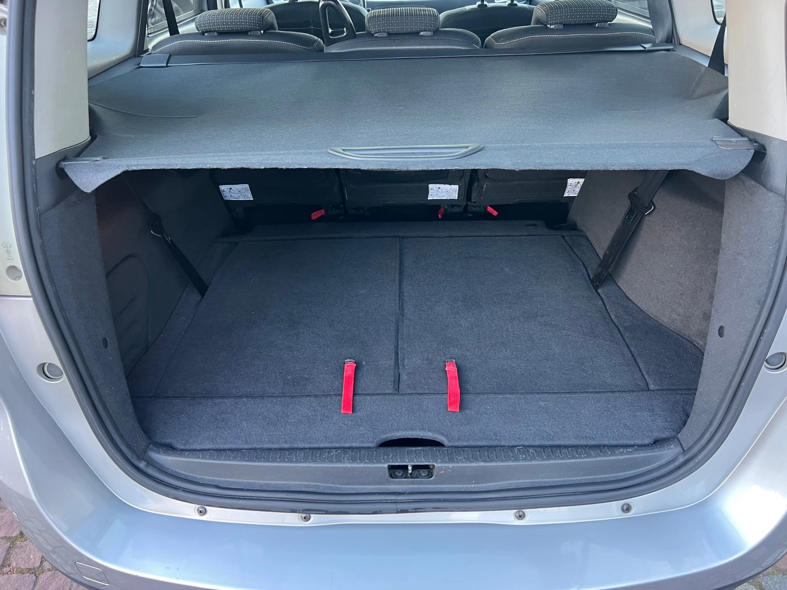 Renault Scenic 1.9 DCI 6+ 1/CLIMA/NAVI, снимка 11 - Автомобили и джипове - 54772155