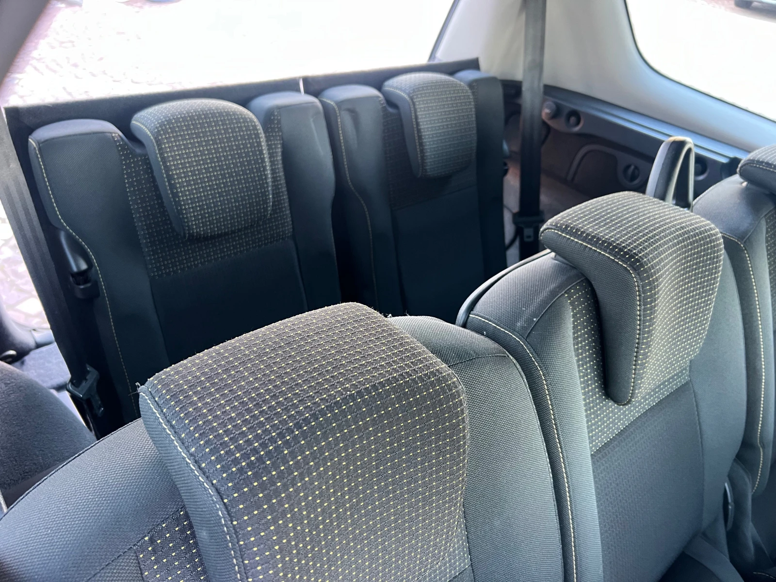 Renault Scenic 1.9 DCI 6+ 1/CLIMA/NAVI, снимка 9 - Автомобили и джипове - 54772155