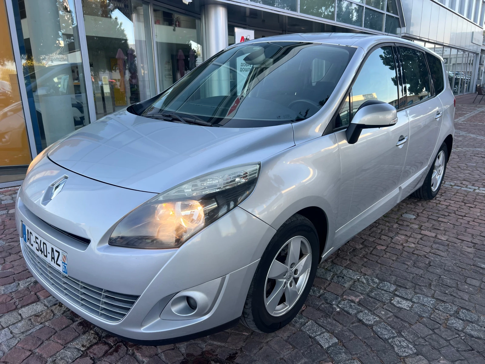 Renault Scenic 1.9 DCI 6+ 1/CLIMA/NAVI, снимка 2 - Автомобили и джипове - 54772155