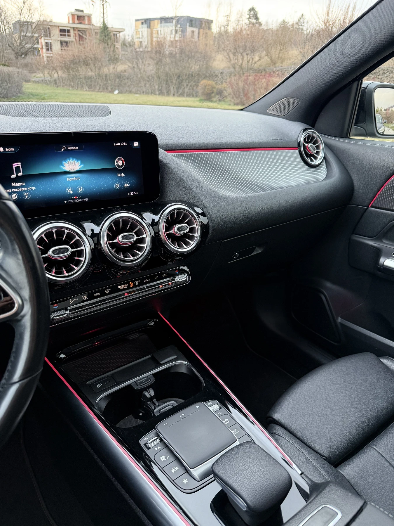 Mercedes-Benz GLA 250, снимка 14 - Автомобили и джипове - 54001813