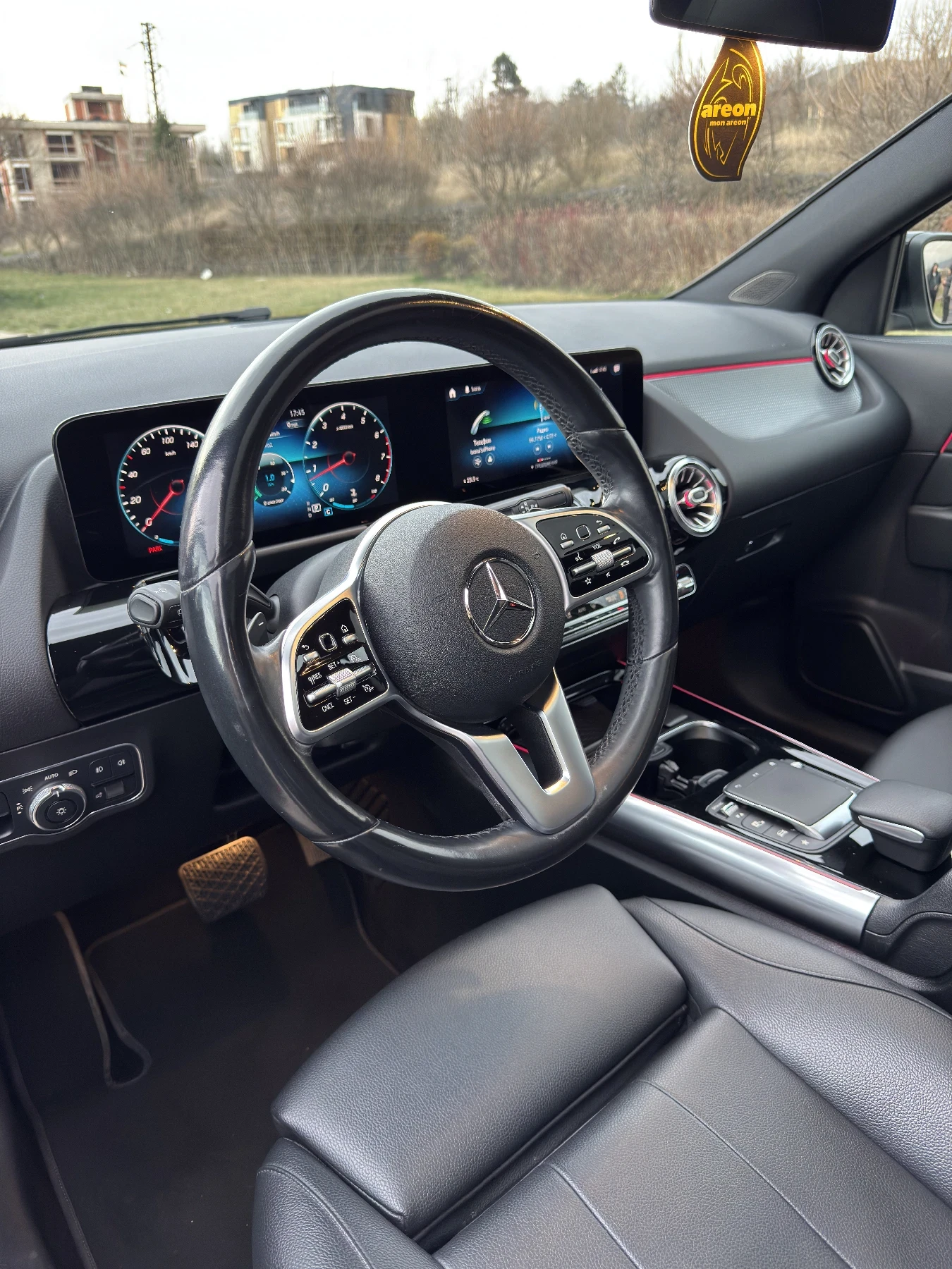 Mercedes-Benz GLA 250, снимка 11 - Автомобили и джипове - 54001813