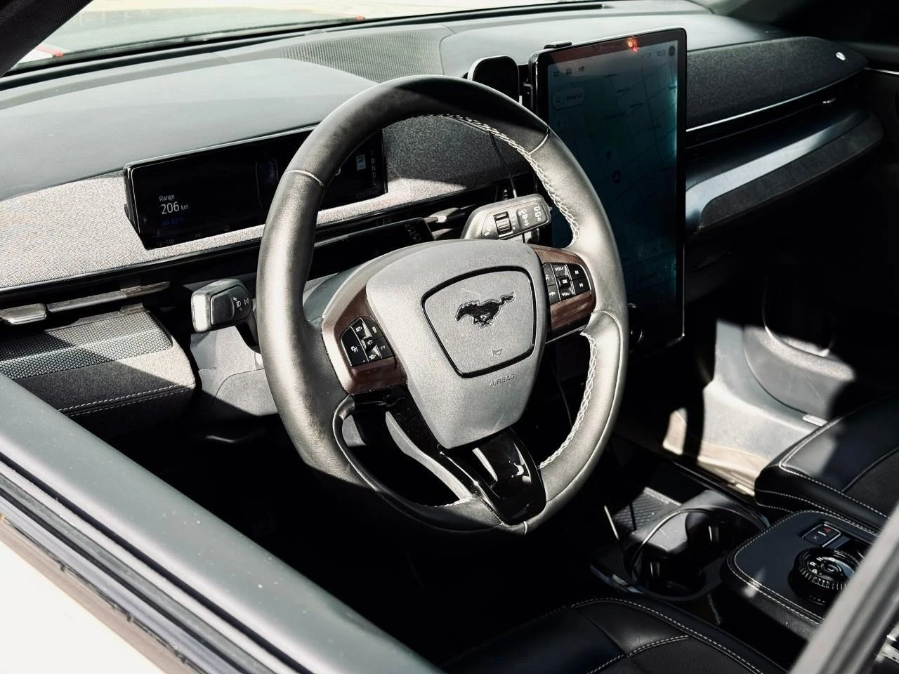 Ford Mustang Mach-E GT Pano Sunroof С РЕГИСТРАЦИЯ & АВТО КРЕДИТ, снимка 13 - Автомобили и джипове - 54072925