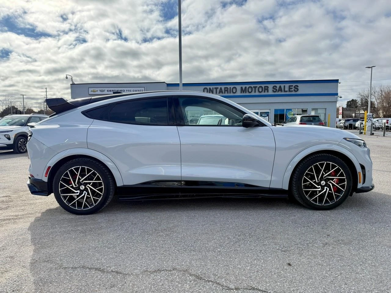 Ford Mustang Mach-E GT Pano Sunroof С РЕГИСТРАЦИЯ & АВТО КРЕДИТ, снимка 3 - Автомобили и джипове - 54072925