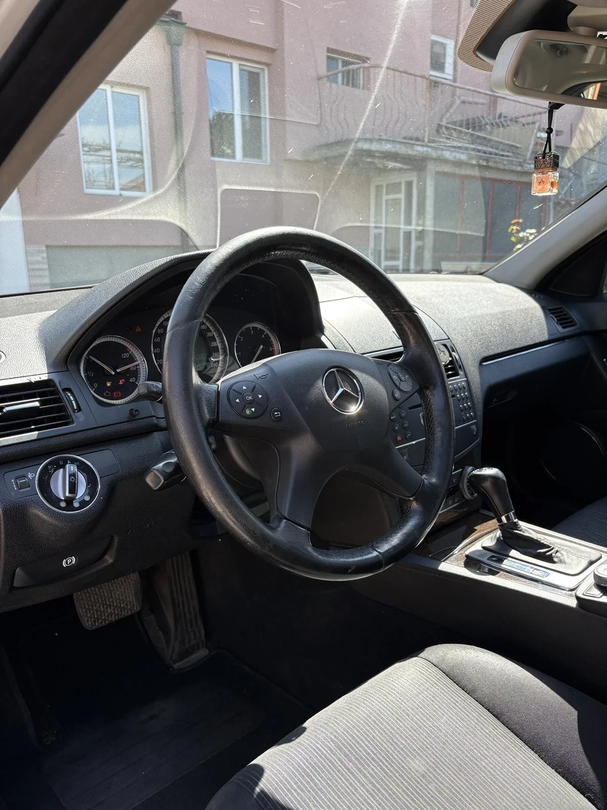 Mercedes-Benz C 220, снимка 7 - Автомобили и джипове - 54308896